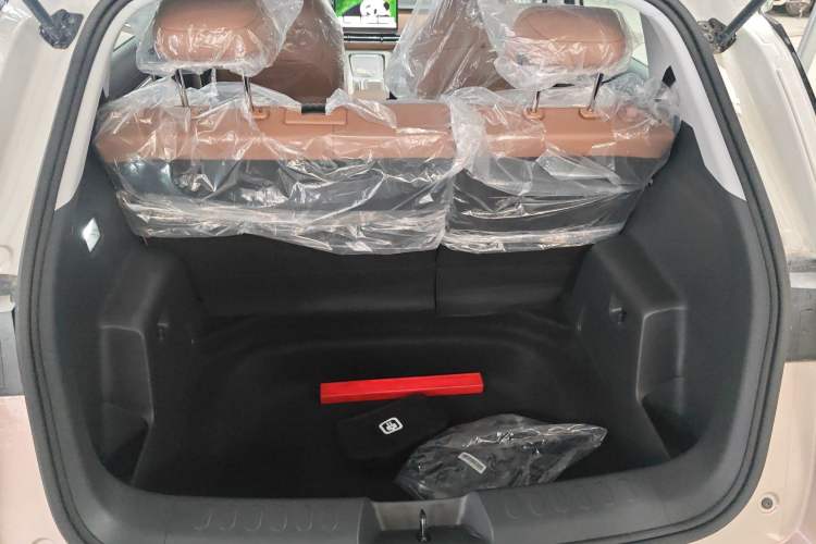 Used Wuling Bingo S 2025 Model 325km Deluxe Edition Trunk