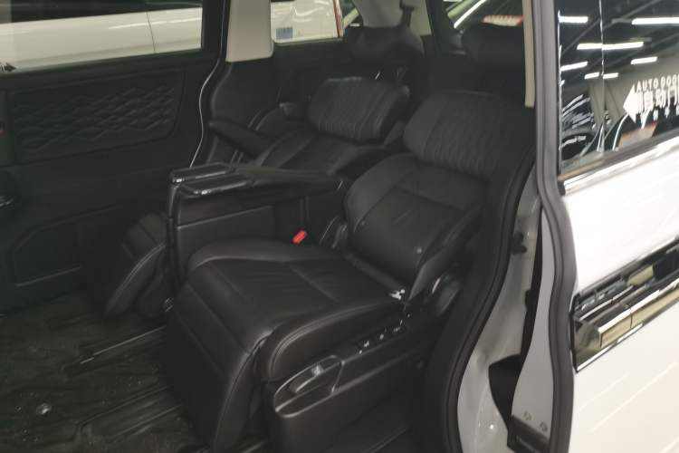 Used Honda Elysion 2024 2.0L eHEV Luxury Edition