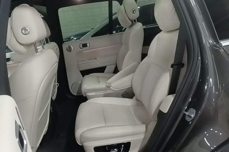 Used Li Auto L8 2024 Ultra Model
