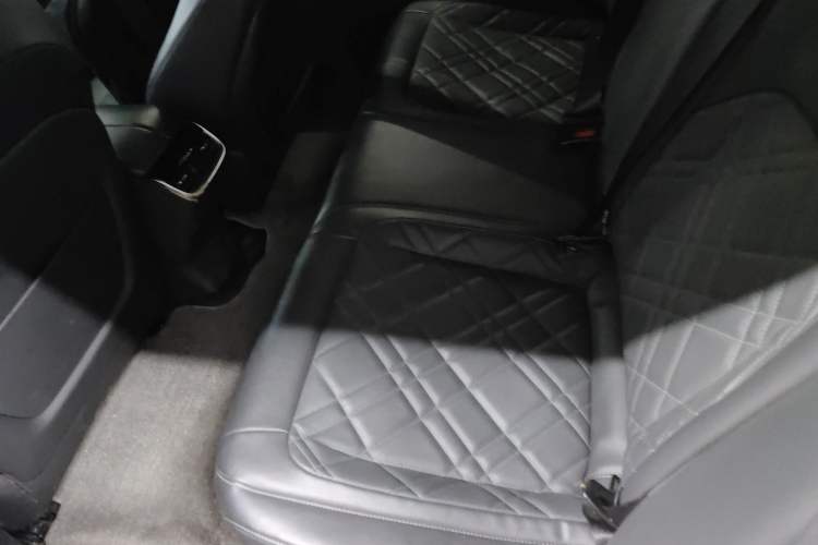 Used CHANGAN NEVO A07 2024 All-Electric "True Fragrance" Edition 515 Luxurious Model 58.9 kWh Left Rear Seat