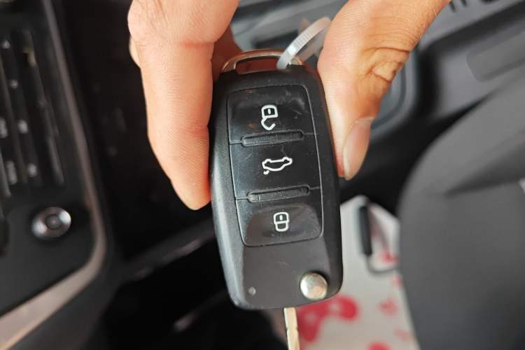 Used Volkswagen Gran Lavida 2015 1.6L Automatic Fashion Edition Vehicle Key