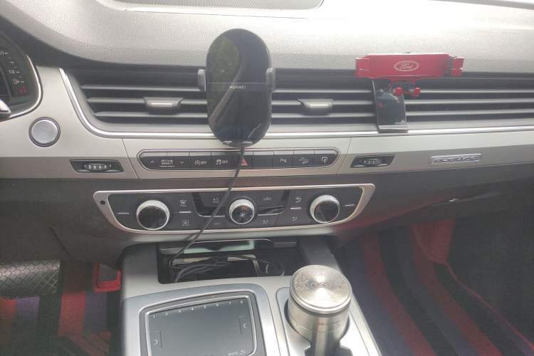 Used Audi Q7 2016 45 TFSI Technology Edition Audio And AC Panel