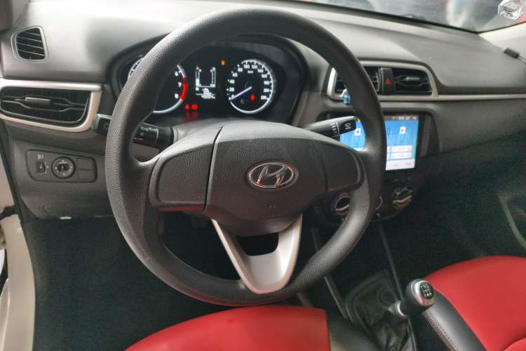 Used Hyundai Verna (older generation) 2017 1.4L Manual Colorful Skyroof Version China V Standard