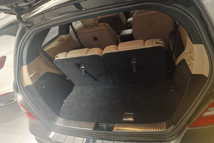 Used Mercedes-Benz R-Class 2015 R 400 4MATIC Luxury Model