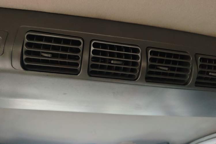 Used Wuling Zhiguang 2010 1.0L New Version Practical Short-Body L2Y