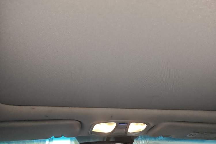 Used Hyundai Sonata 2013 2.4L Automatic Luxury Version China IV Standard
