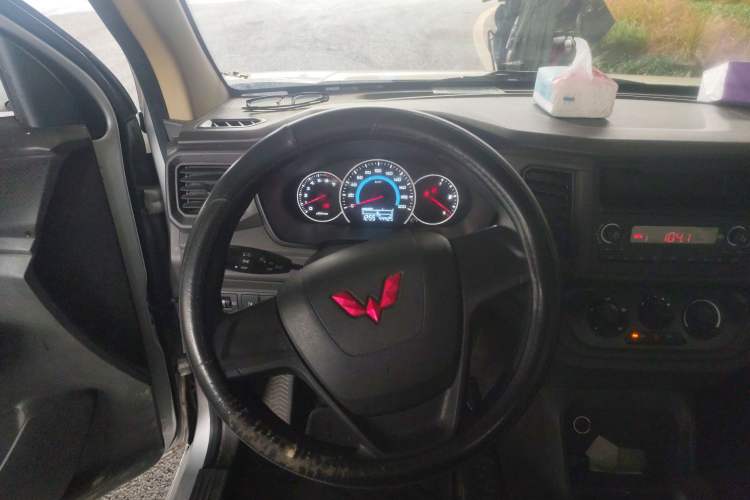 Used Wuling Hongguang V 2022 1.5L Enjoy Edition Electric-Powered LAR
