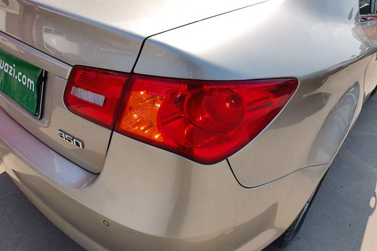 Used Roewe 350 2015 1.5L Automatic Luxury Sunroof Edition