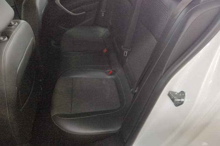 Used Buick Regal 2015 1.6T Leading Technology Model Left Rear Seat