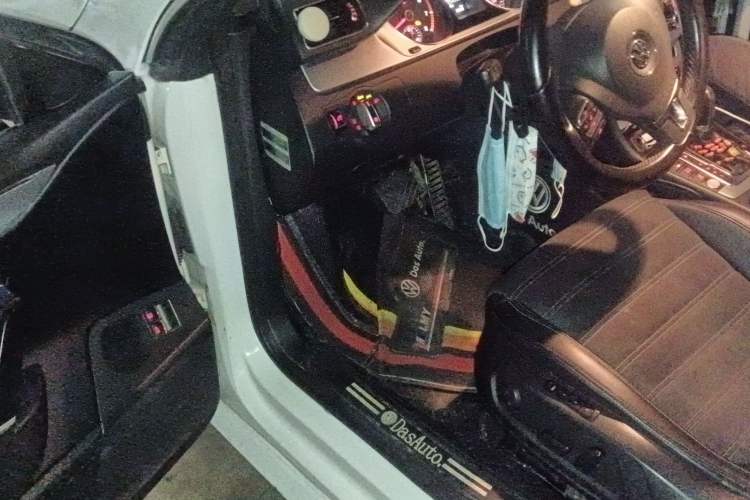 Used Volkswagen FAW-Volkswagen CC 2015 2.0 TSI Luxury Model Driver Seat