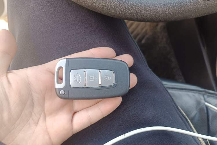 Used Hyundai Elantra (5th Generation / Langdong) 2012 1.6L Manual Leading Model Vehicle Key