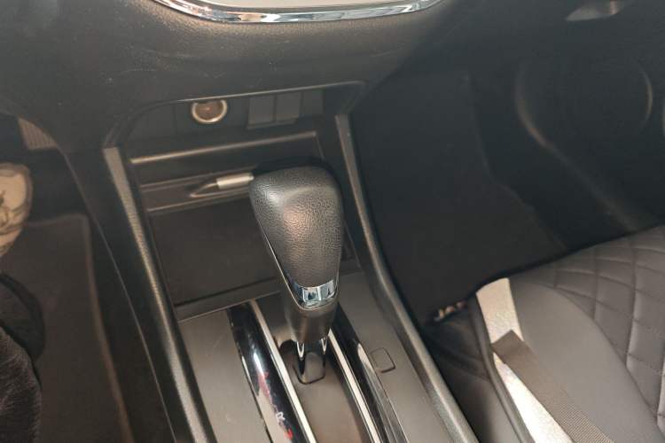 Used Honda Jade 2017 1.8L Automatic Classic Edition 5 seats
