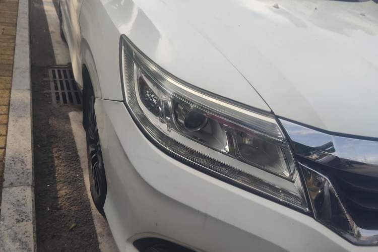 Used Honda Crider 2013 1.8L automatic luxury edition Right Front Headlight