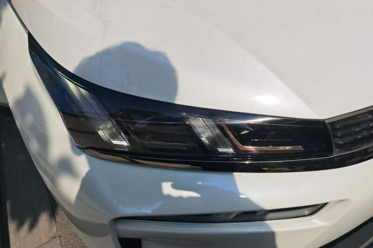 Used AION V 2021 Evolution Edition 70 Intelligent Leading Edition Right Front Headlight