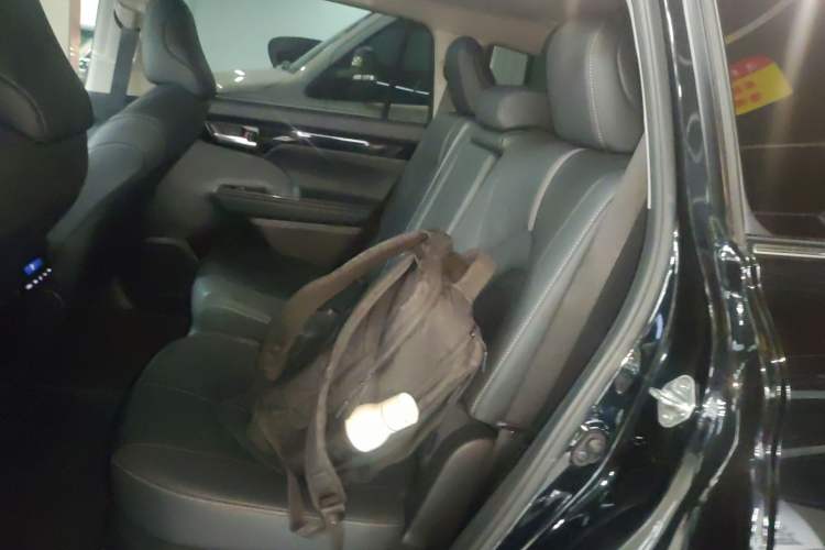 Used Toyota Highlander 2023 2.5L Smart Electric Hybrid Dual-Engine 4x4 Knight Edition 7 Seats
