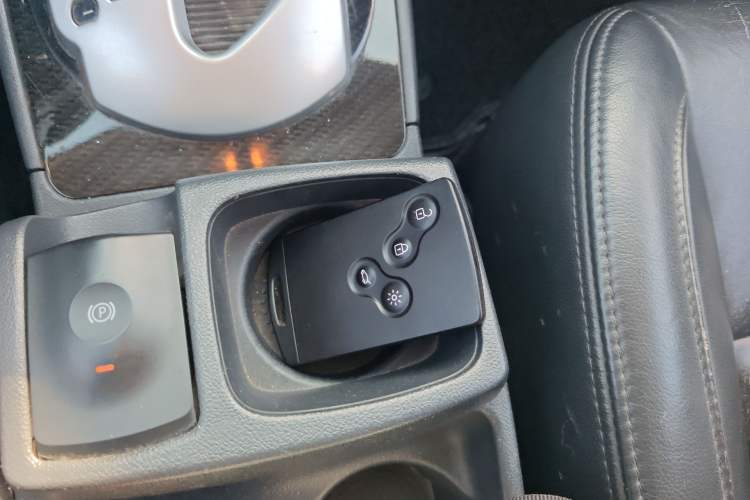 Used Renault Koleos 2010 2.5L Two-Wheel-Drive Luxury Version Vehicle Key