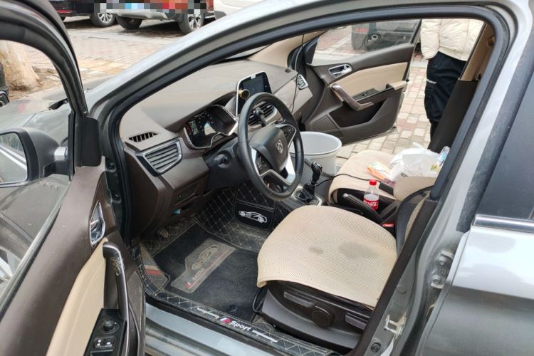 Used Baojun 310W 2017 1.5L Manual Fashion Model China V
