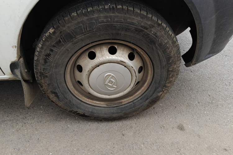 Used SAIC MAXUS Xintu V80 2019 2.5T Classic 6-Speed Manual Van Short Wheelbase Mid-Roof Design 2/3 Seats