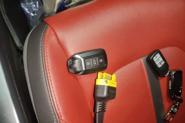 Used Dongfeng Aeolus Yixuan 2022 230T Automatic Adaptive-Beam Knight Edition
