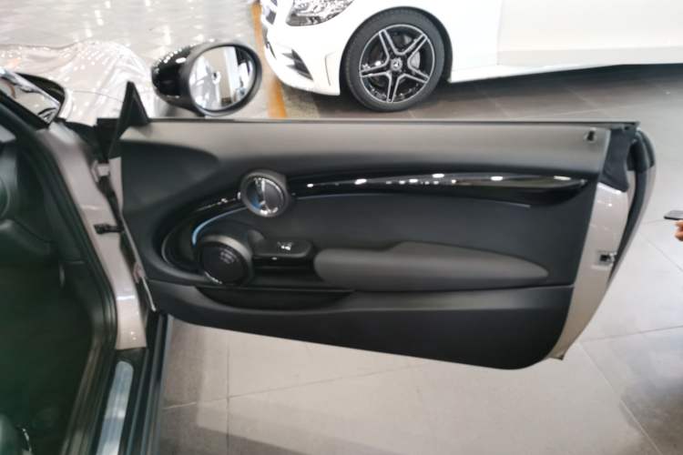 Used MINI MINI 2023 Updated 1.5T COOPER Artist