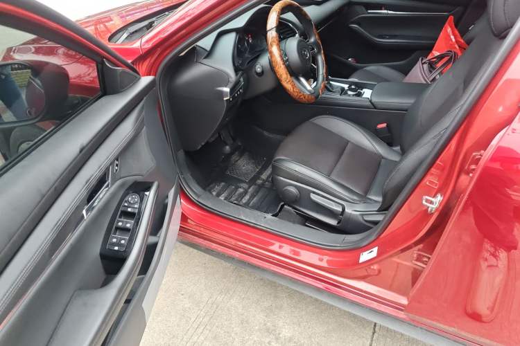 Used Mazda 3 Axela 2022 2.0L Automatic Zhiya Edition Driver Seat