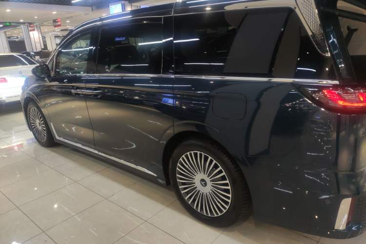 Used VOYAH Dream 2025 PHEV Four-Wheel Drive Prestige Kunpeng Edition Left Side