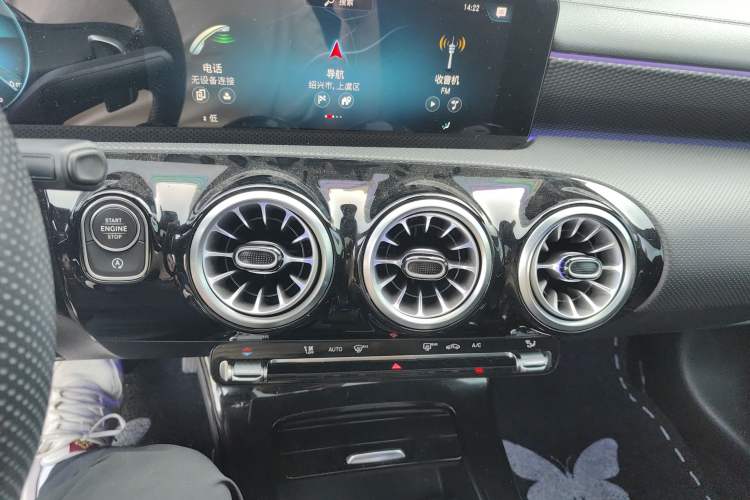 Used Mercedes-Benz A-Class 2022 Second Facelift A 200 L Sport Sedan Fashion Version
