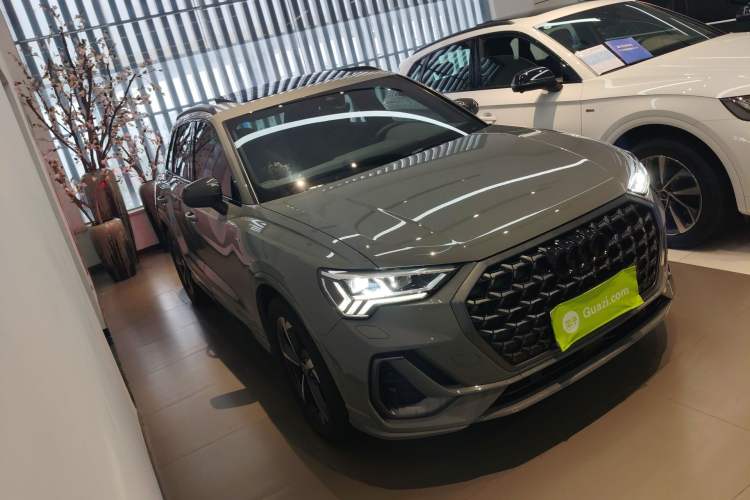 Used Audi Q3 2024 40 TFSI Fashion Dynamic Edition Launch Special Edition Front Right 45 Deg