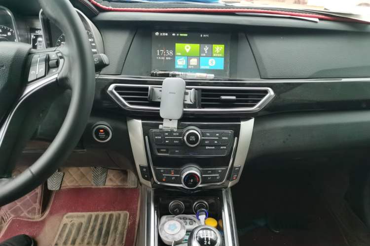 Used Zotye Domy X5 2017 Classic Edition 1.5T Manual Luxury Model
