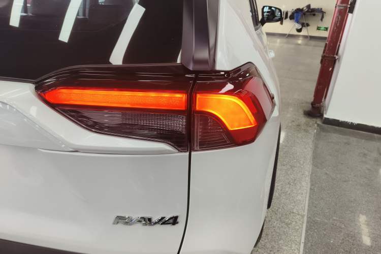 Used Toyota RAV4 2023 2.0L CVT Two-Wheel Drive Fashion Plus Edition
