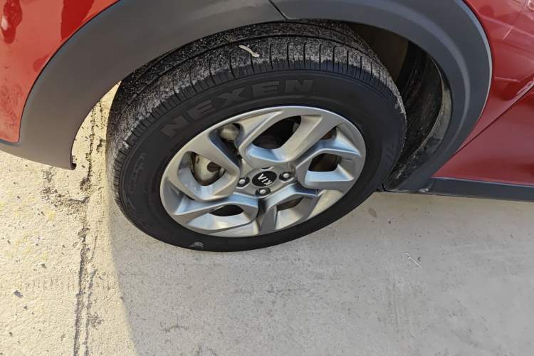 Used Kia kx1 Stonic 2019 1.4L Automatic Fun Edition China V Standard Left Front Wheel Hub