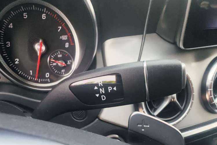 Used Mercedes-Benz CLA 2018 CLA 220 4MATIC Gear Lever