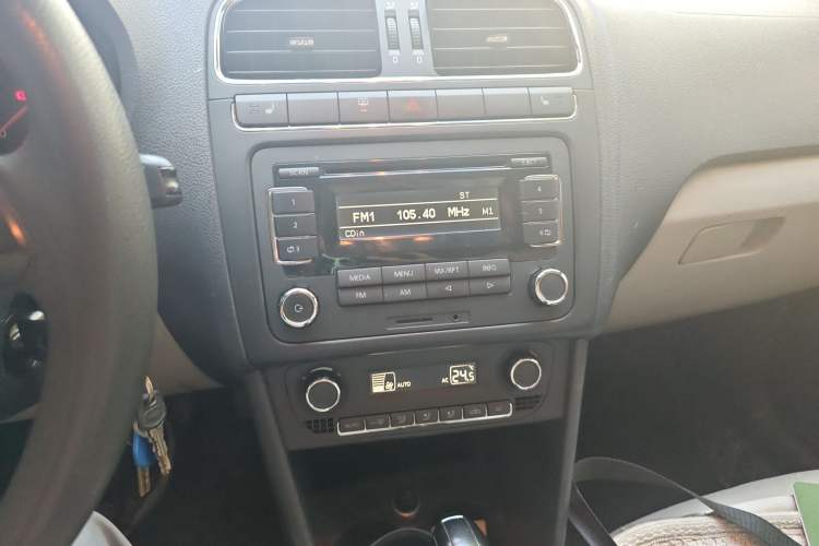 Used Volkswagen Polo 2011 1.6L Automatic ZhiShang Version
