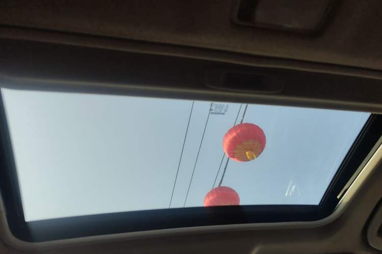 Used Nissan Sylphy 2019 1.6XV CVT Smart Connect Luxury Edition China VI Standard Headliner