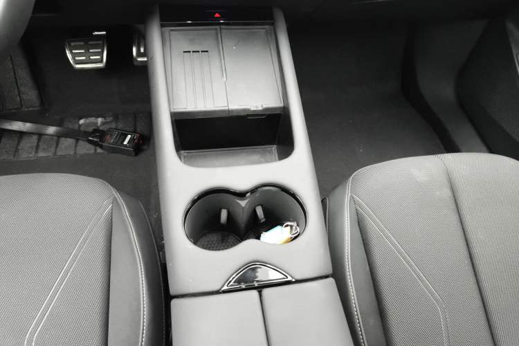 Used Volkswagen ID.UNYX 2024 Pro Long-Range Version Gear Lever