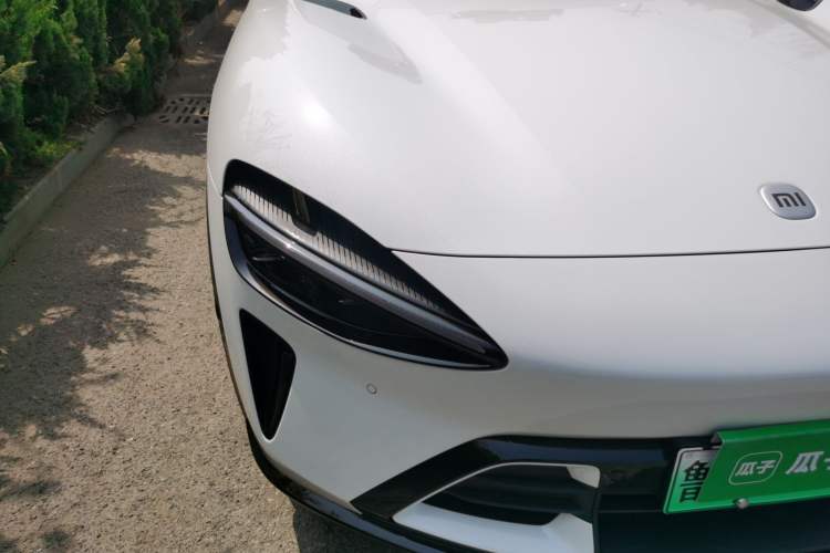 Used Xiaomi Auto YU7 2025 Ultra-Long Range High-Performance All-Wheel-Drive Max Edition Right Front Headlight