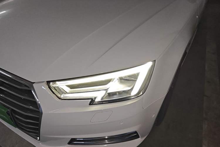 Used Audi A4L 2018 30th Anniversary Edition 40 TFSI Sport Edition
