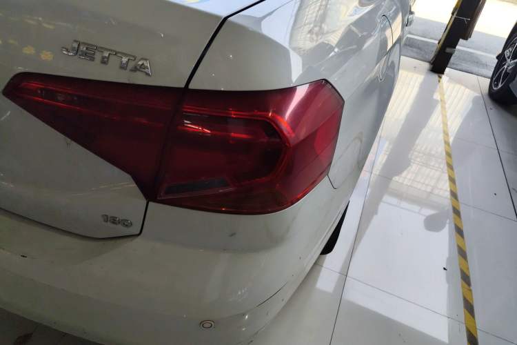 Used Volkswagen Jetta 2017 1.5L Automatic Fashion Model
