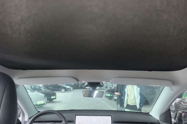 Used Tesla Model Y 2022 Long-Range All-Wheel-Drive Version
