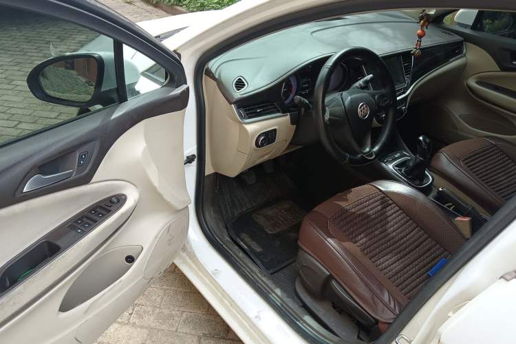 Used Buick Verano 2015 Sedan 15S Manual Entry-Level Model Driver Seat