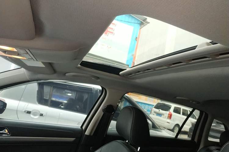 Used Volkswagen Gran Lavida 2015 230TSI DSG Comfort Edition
