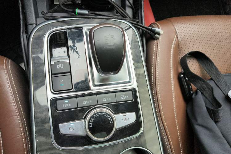 Used BYD Tang New Energy 2015 2.0T Four-Wheel-Drive Flagship Model