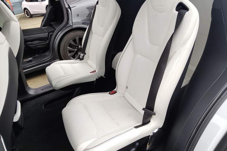 Used Tesla Model X 2023 Three-Motor All-Wheel-Drive Plaid Version Left Rear Seat