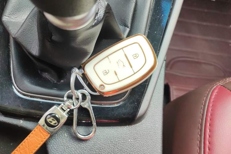 Used Hyundai Elantra (5th Generation / Langdong) 2015 1.6L Manual Leading Model Vehicle Key