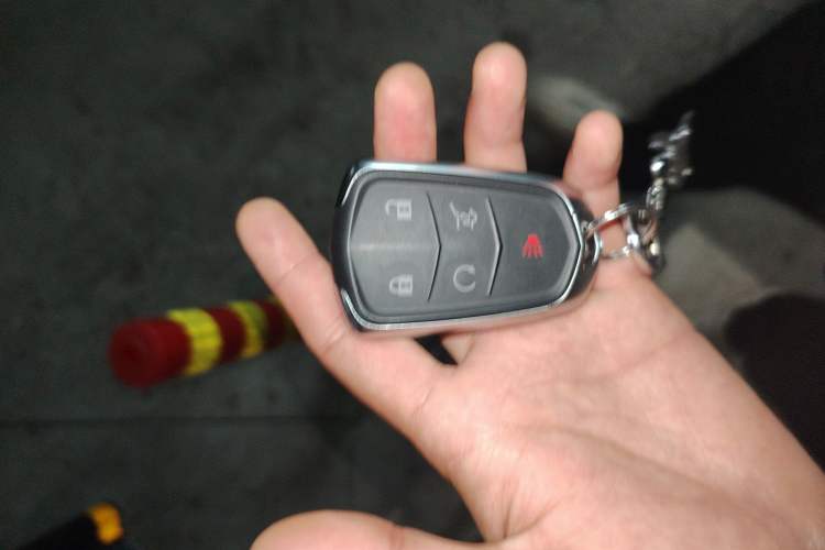 Used Cadillac XT5 2022 2.0T Two-Wheel Drive Luxury Version Vehicle Key