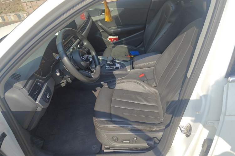 Used Audi A4L 2017 Plus 40 TFSI Ambition Model
