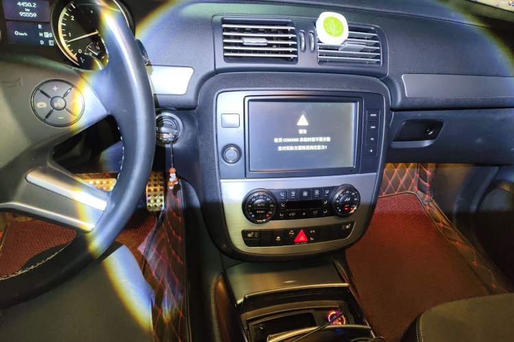 Used Mercedes-Benz R-Class 2014 R 320 4MATIC Business Model