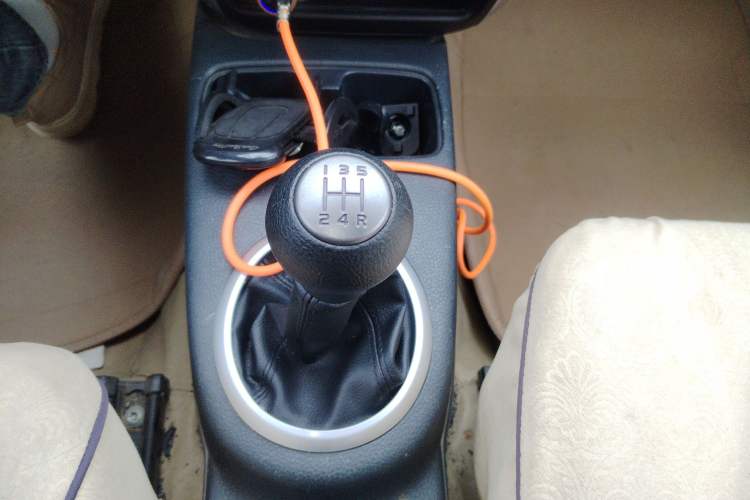 Used Suzuki SX4 S-Cross 2011 1.6L Manual Comfort Version Gear Lever