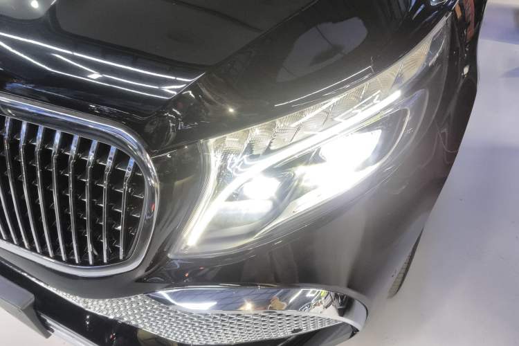 Used Mercedes-Benz V-Class 2021 V 260 L Long Wheelbase Prestige Edition Left Front Headlight