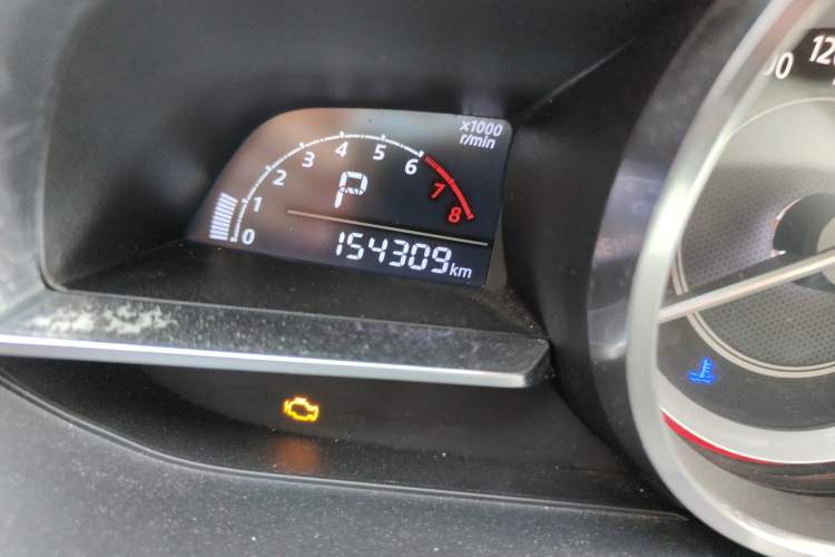 Used Mazda 3 Axela 2014 Sedan 1.5L Automatic Luxury Model Odometer Close Up